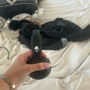 Headphones non wireless